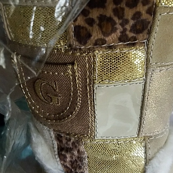 Guess - Picture 7 of 7